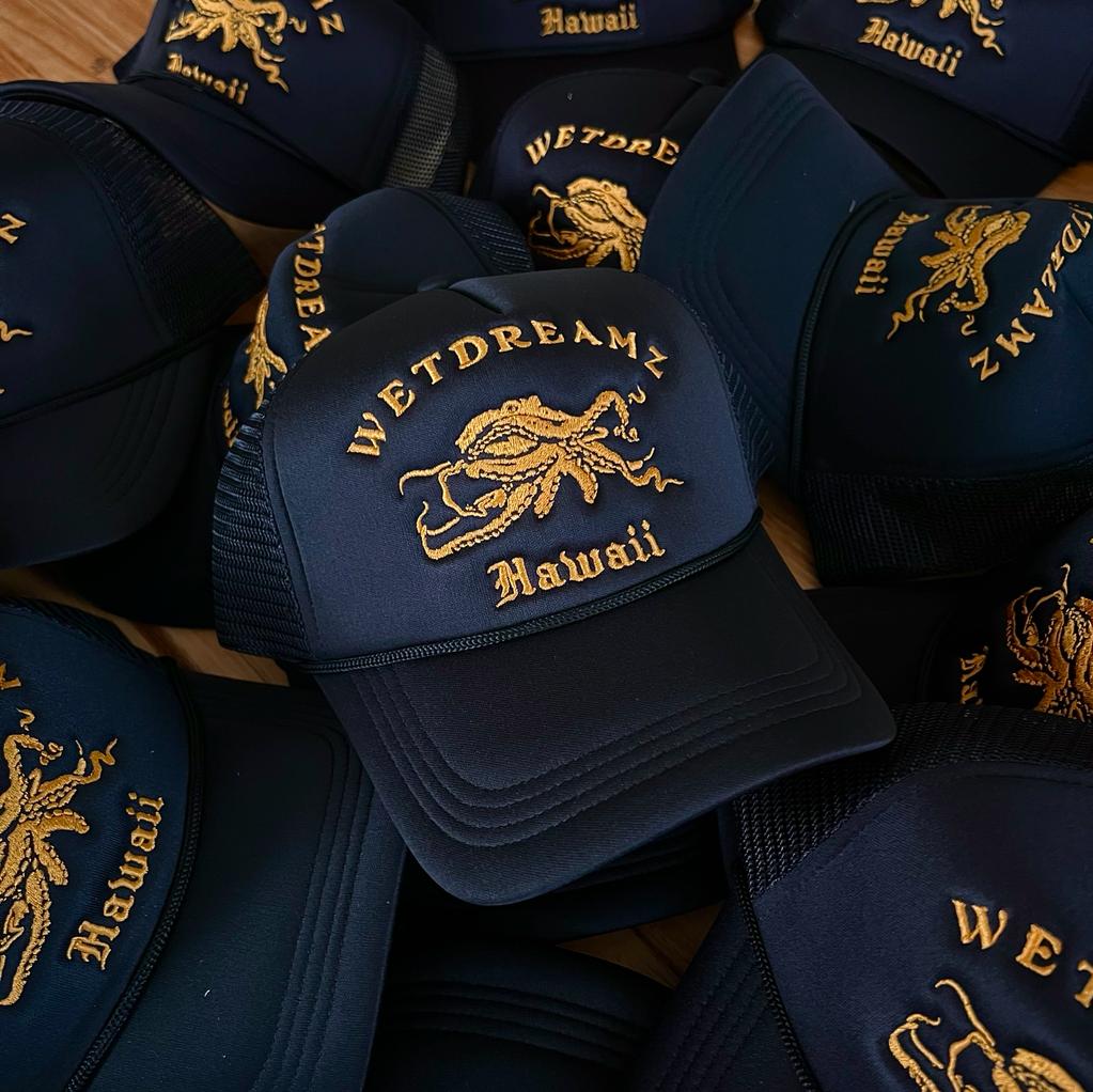 He'e Wet Dreamz Hawaii Trucker Hat