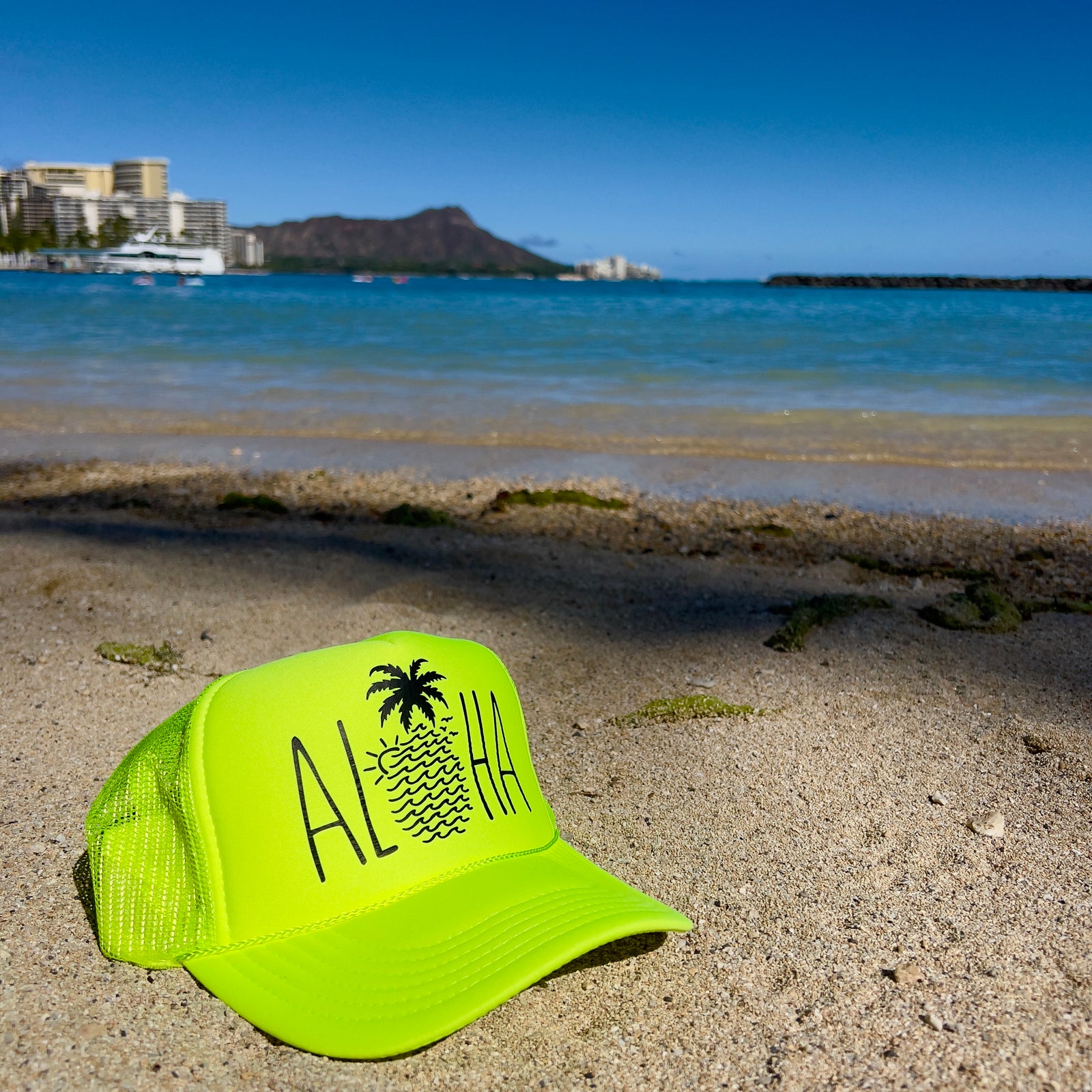 Aloha Wavy Pineapple - Neon Yellow