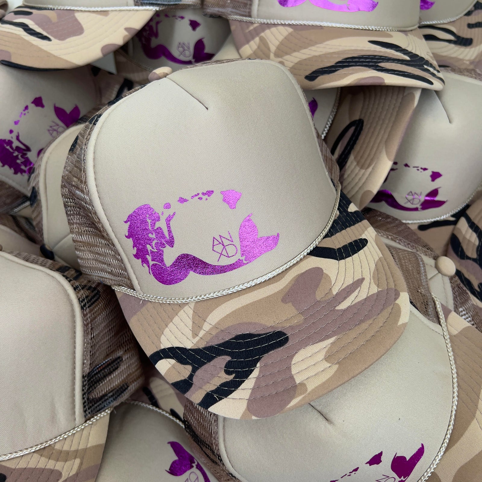 Mermaid Trucker - Sand Camo/Pink