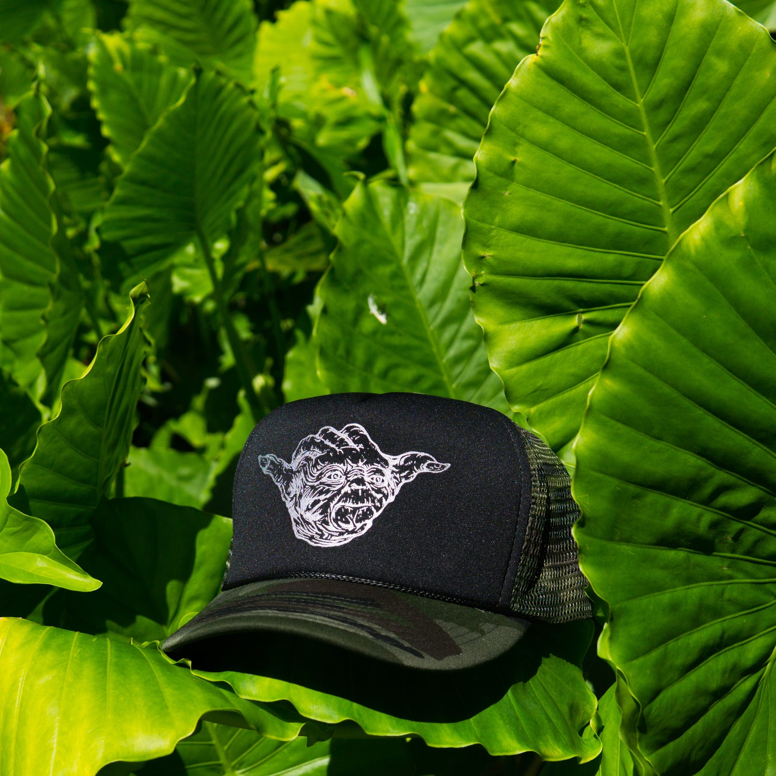 Yo Shaka - Black/Camo Trucker